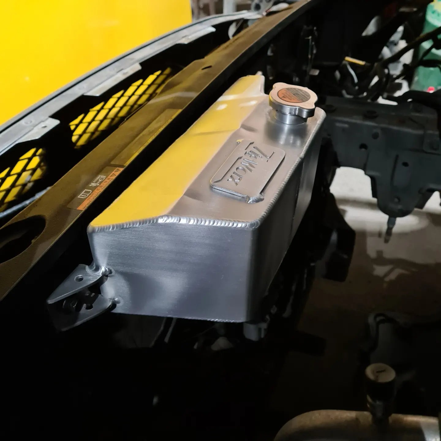 R35 GTR Expansion tank